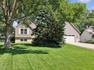 2401 Leyland Trl, Woodbury, MN 55125
