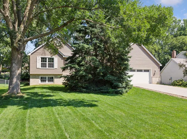 2401 Leyland Trl, Woodbury, MN 55125