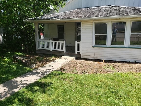 2nd image of 5578 N Market St Unit 2
