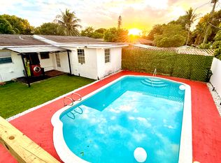 961 NW 200th St #1, Miami, FL 33169