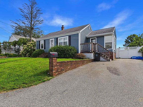 2nd image of 38 Little Neck Ave