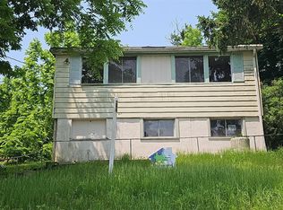 87 Hewitt St, Lake Peekskill, NY 10537