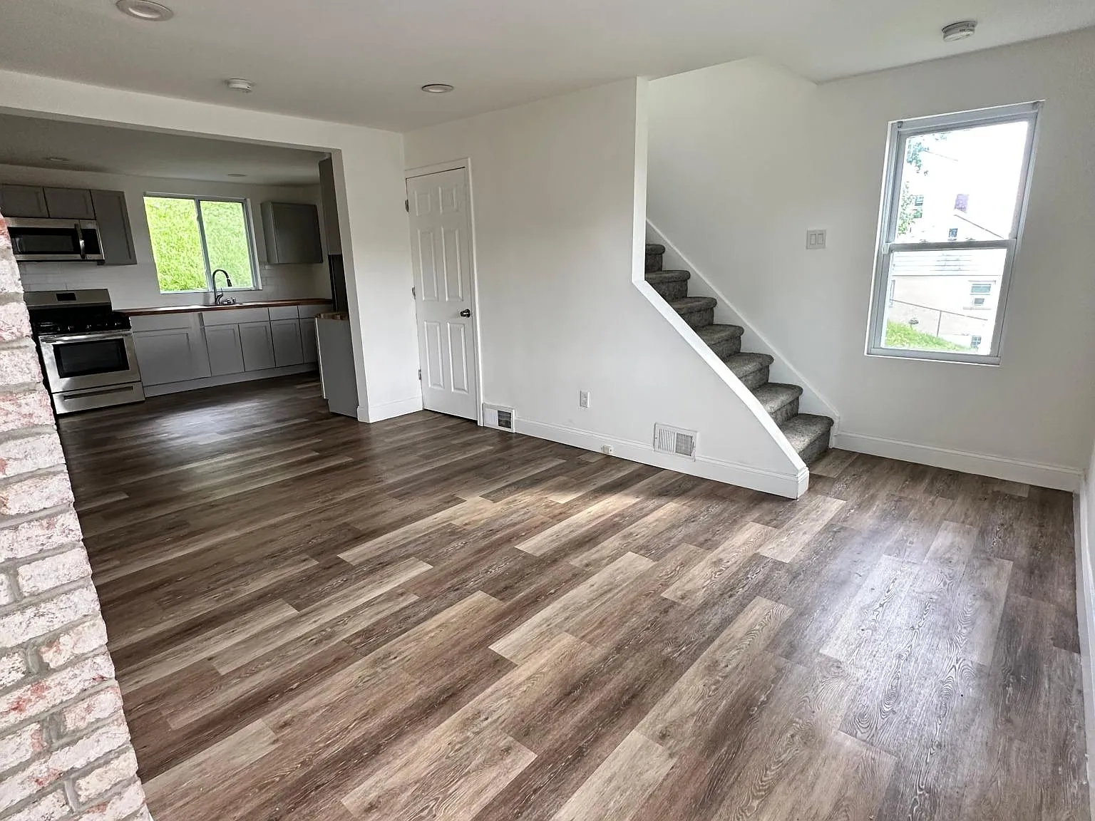 4 bed, 2.5 bath, 1760 sqft, $1,950 — Photo 1