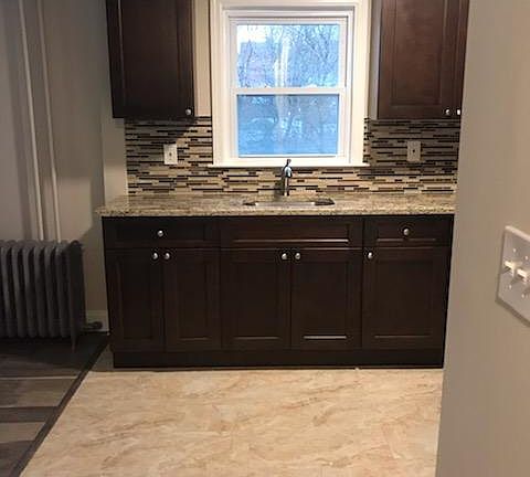 3rd image of 44 Robertson Ave APT 2