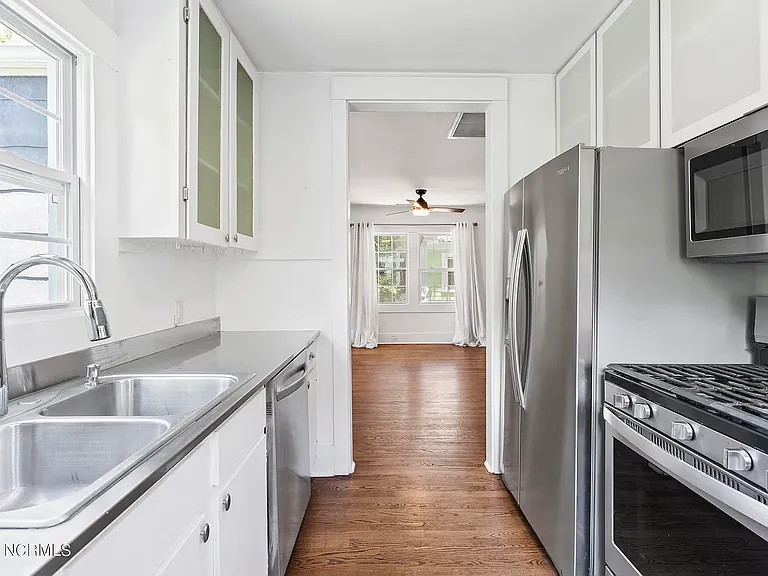 2214 Princess Place Dr — Photo 3
