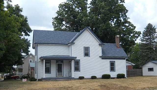 1st image of 635 E 7th St