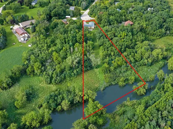 6511 203rd Ave, Bristol, WI 53104