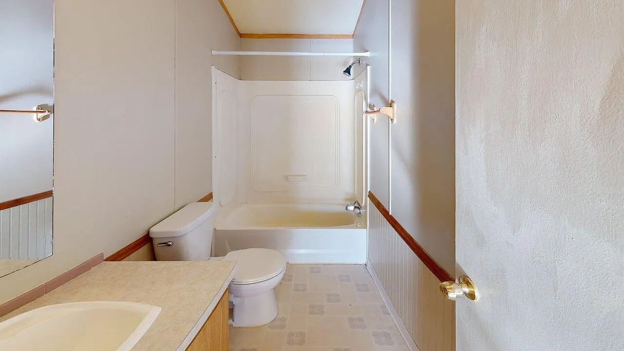 4 bed, 1404 sqft, $1,825 — Photo 2