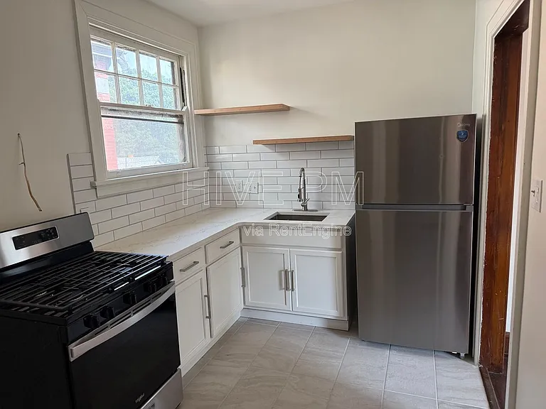 3745 Saint Lawrence Ave #1 — Photo 17