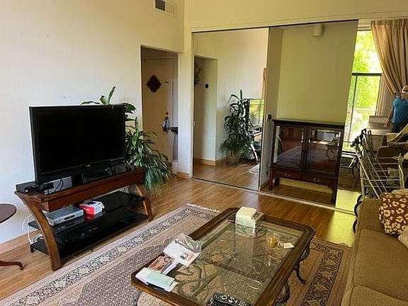 4th image of 440 N Civic Dr #D