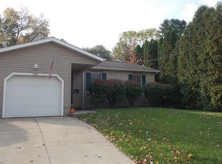 221 E Walnut St, Wadsworth, OH 44281