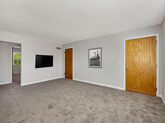 3rd image of 3546 Schwartze Ave #2