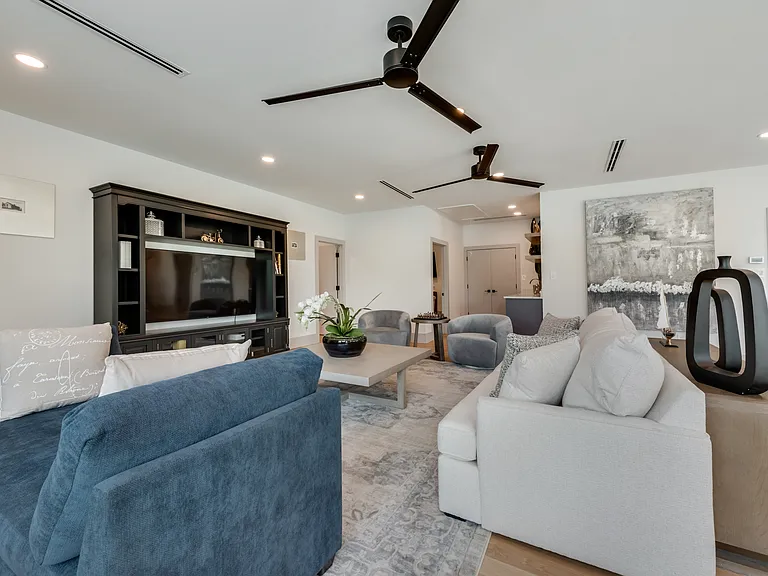 4528 W Amherst Ave — Photo 14