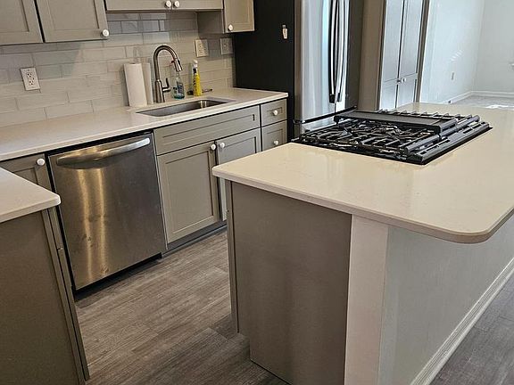 5th image of 412 Boas St
