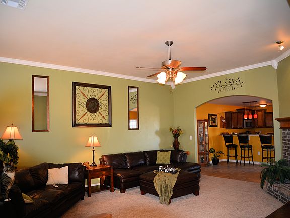 5th image of 1309 Abraham Dr.