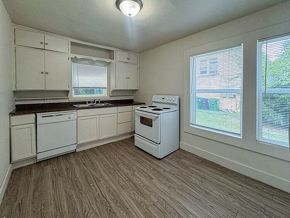 5th image of 609 Amarillo St