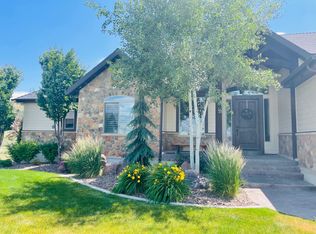 1053 S Meadow Lark Ln, Huntsville, UT 84317
