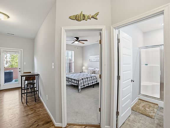 3rd image of 2272 Perennial Cir