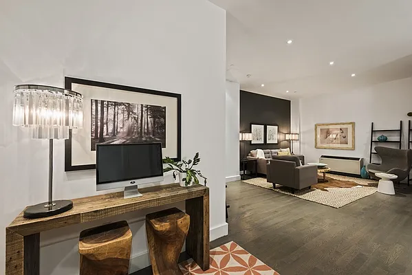 Sold by Nest Seekers International | media 5