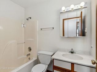 1332 Cunat Ct APT 3D, Lake In The Hills, IL 60156