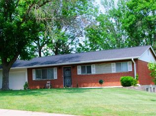 130 Fiesta Cir, Saint Louis, MO
