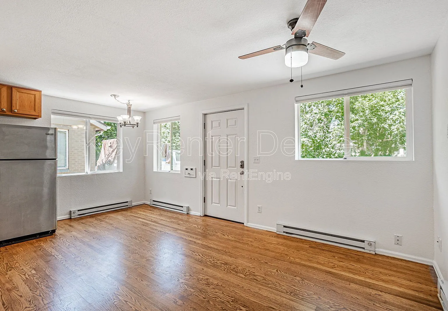2 bed, 1.0 bath, 718 sqft, $1,900 — Photo 2