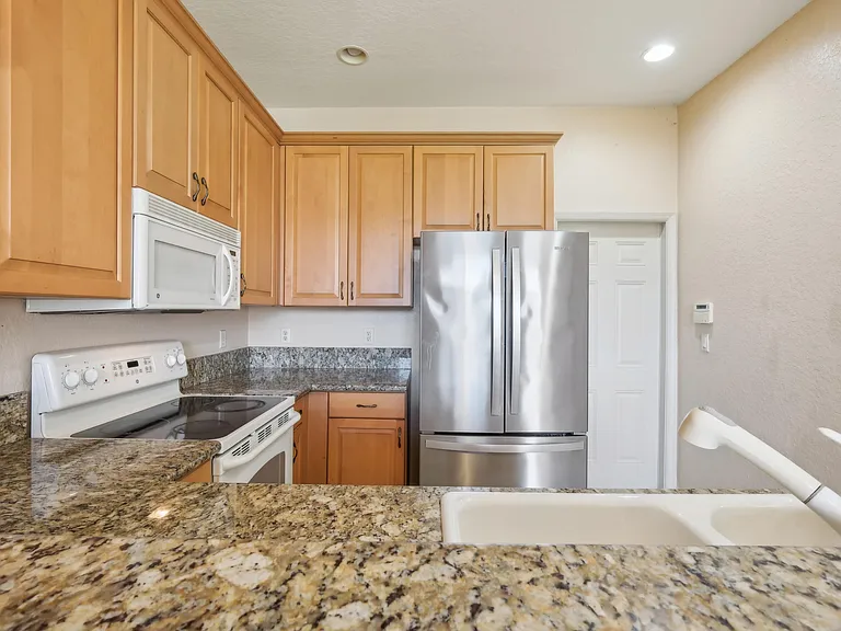 2584 Stockbridge Sq SW — Photo 18