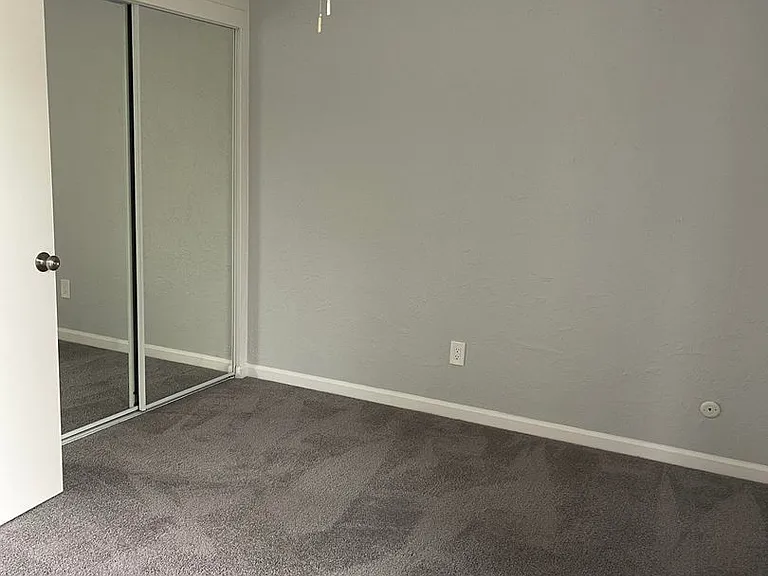 Nightingale Apartments — Photo 20