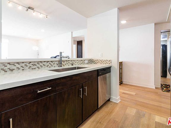 4th image of 436 S Virgil Ave #Ph14)