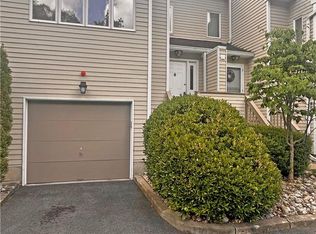 52 Village Grn, Bardonia, NY 10954