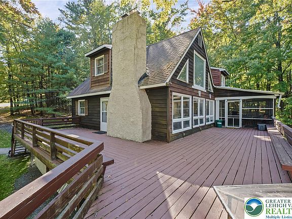 2nd image of 7146 Moss Dr