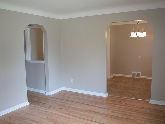 5th image of 1500 E Chesterfield Ave