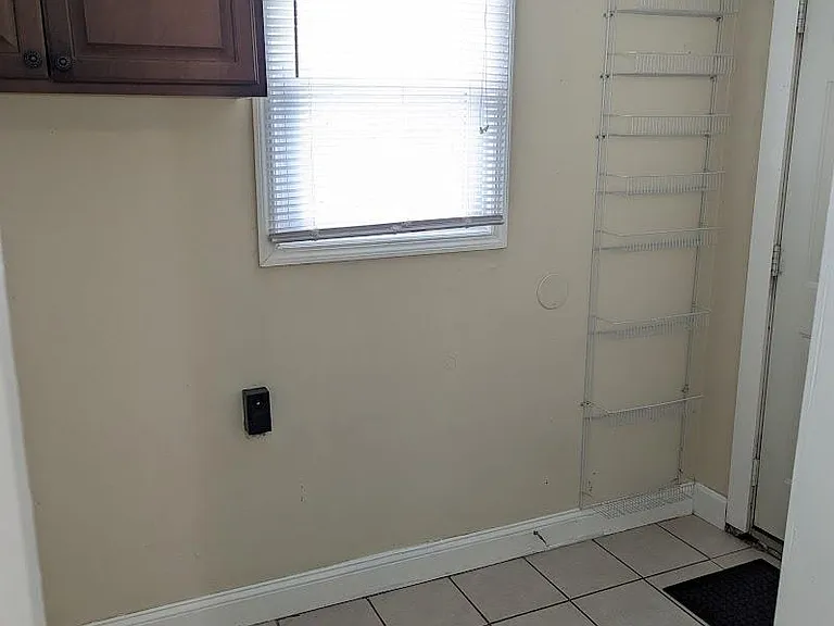 washer/dryer connections in laundry room