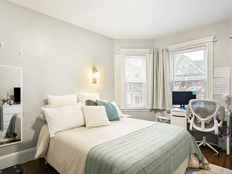 17 Howes St #1 — Photo 5
