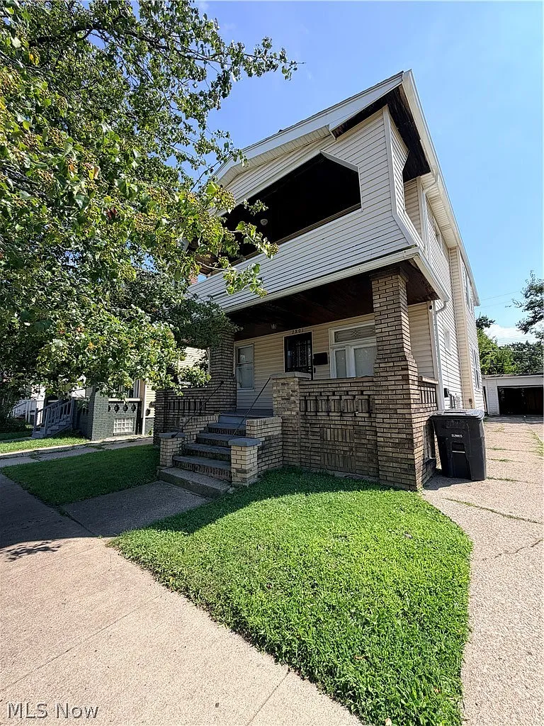 2 bed, 1.0 bath, 925 sqft, $1,000 — Photo 3