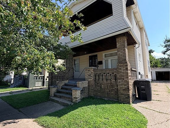3rd image of 2801 E 125th St 2