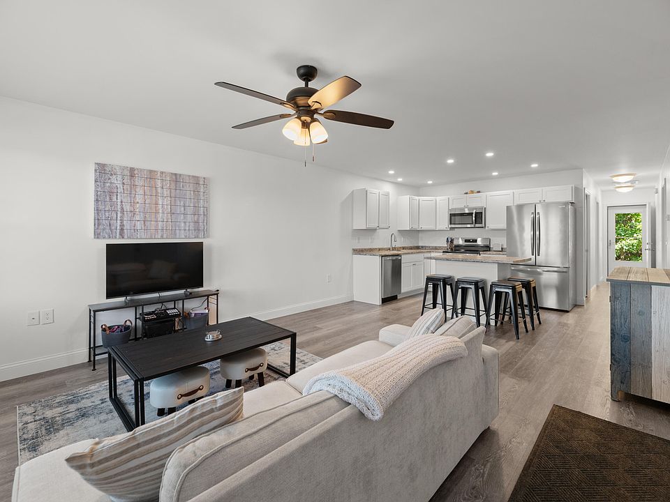 1st image of 27 Village Circle #2