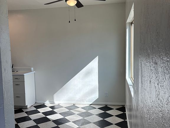 4th image of 3301 E Willard St #A