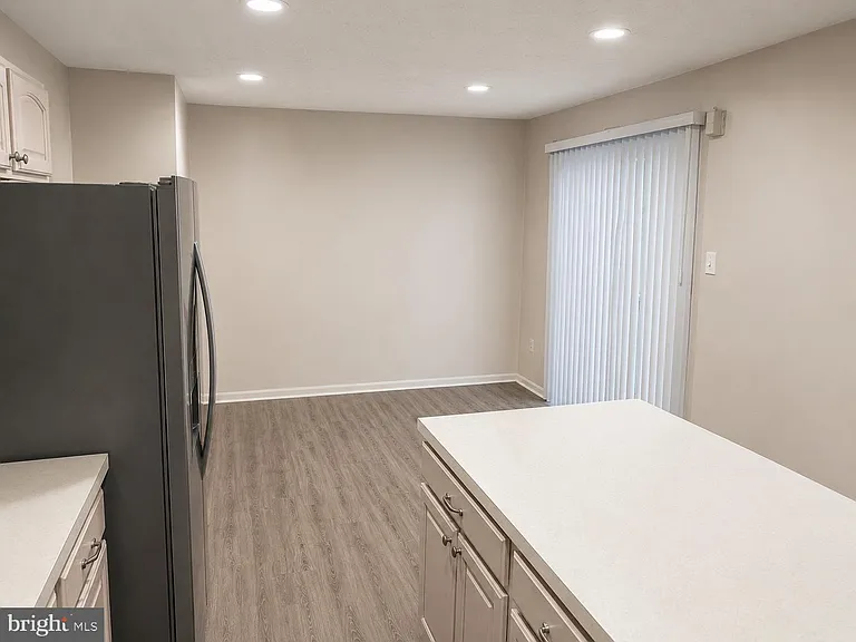 16312 Elkhorn Ln — Photo 3