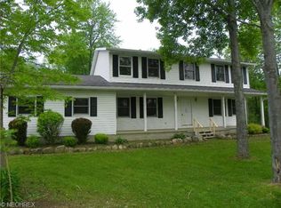 18720 Munn Rd, Chagrin Falls, OH 44023