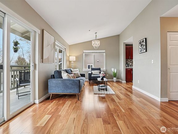 4th image of 901 E Marine View Drive #201