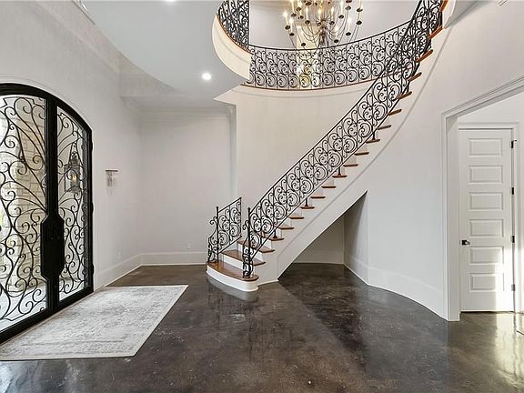 4th image of 120 Tranquility Dr