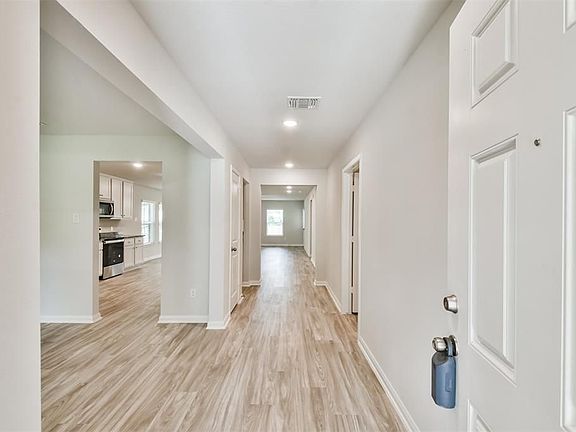4th image of 27208 Blueberry Hill Dr