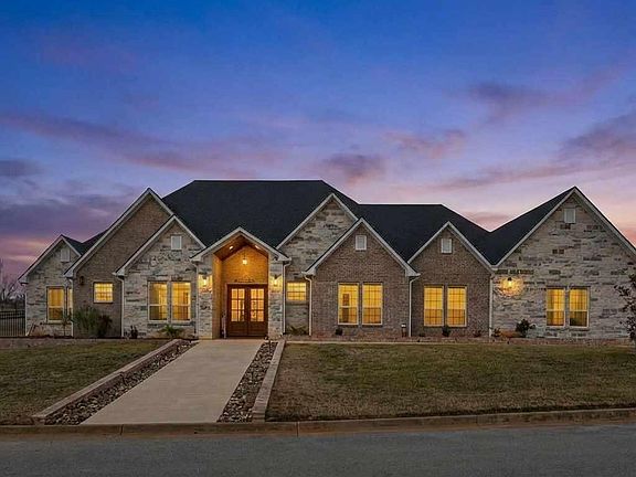 2nd image of 611 Bridle Ridge Dr