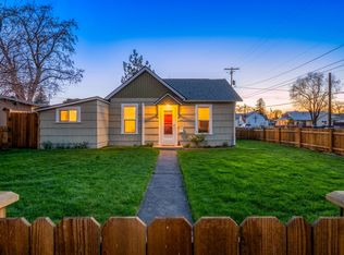 305 SW 9th St, Redmond, OR 97756