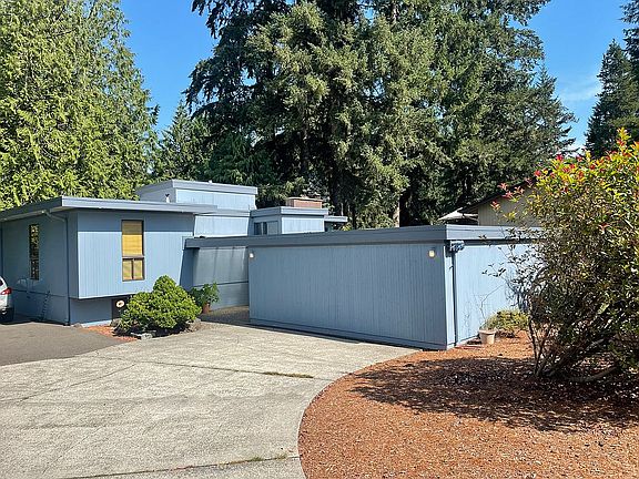4th image of 2024 Lakemoor Dr SW