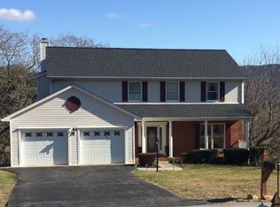 333 McIntosh Rd, Roanoke, VA 24019