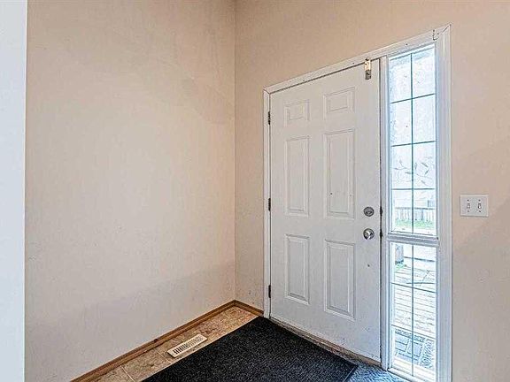 3rd image of 65 W Martinvalley Rd NE