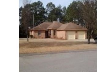 7113 Hunters Point Dr, Fayetteville, NC 28311