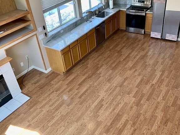 5th image of 880 Woodcreek Way